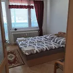 Spacious 3 Bedroom Apartment Prievidza Center For 5 Guests 4 Balconies Near Bojnice Appartamento *