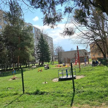 Spacious 3 Bedroom Apartment Prievidza Center For 5 Guests 4 Balconies Near Bojnice דירה *