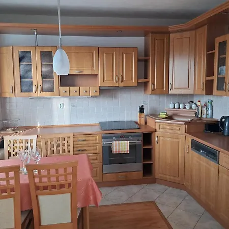 דירה Spacious 3 Bedroom Apartment Prievidza Center For 5 Guests 4 Balconies Near Bojnice פריבידזה