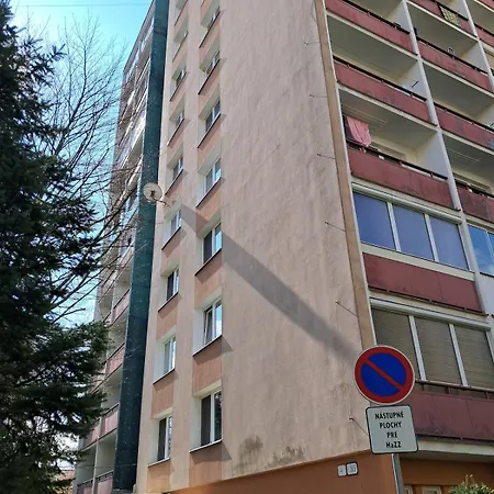 דירה Spacious 3 Bedroom Apartment Prievidza Center For 5 Guests 4 Balconies Near Bojnice