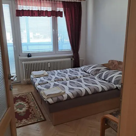 Spacious 3br In Center For 5 Floor River View With 4 Balconies Near Bojnice Apartamento *