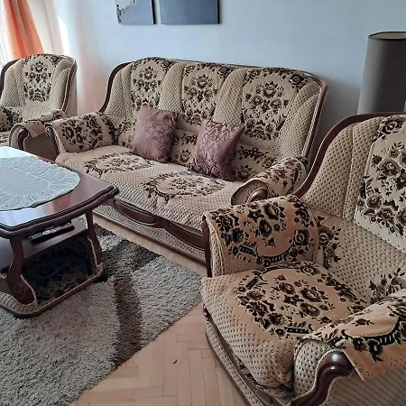 דירה Spacious 3 Bedroom Apartment Prievidza Center For 5 Guests 4 Balconies Near Bojnice פריבידזה