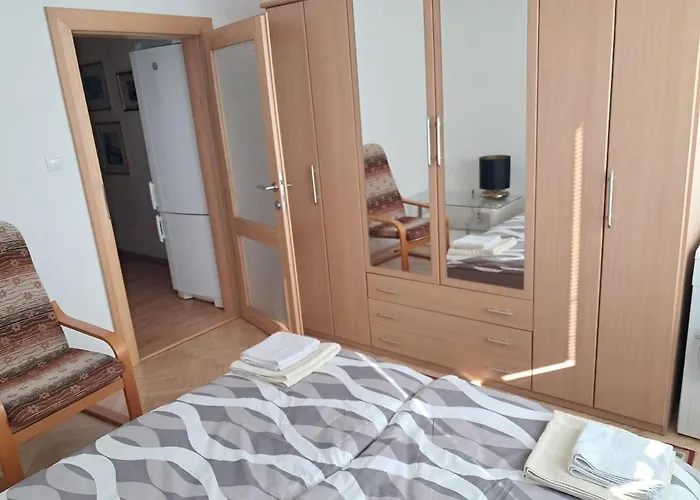 דירה Spacious 3 Bedroom Apartment Prievidza Center For 5 Guests 4 Balconies Near Bojnice