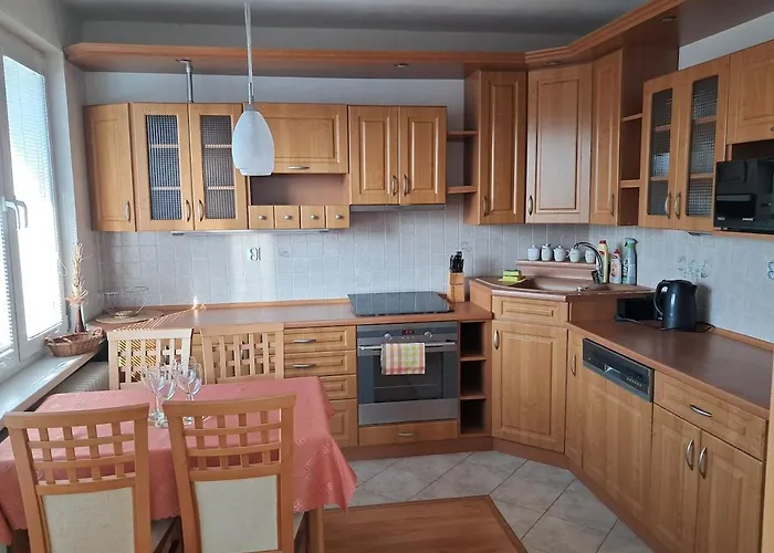 דירה Spacious 3 Bedroom Apartment Prievidza Center For 5 Guests 4 Balconies Near Bojnice פריבידזה