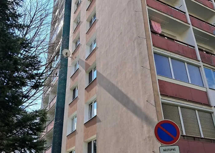 דירה Spacious 3 Bedroom Apartment Prievidza Center For 5 Guests 4 Balconies Near Bojnice