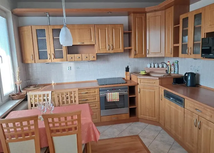 דירה Spacious 3 Bedroom Apartment Prievidza Center For 5 Guests 4 Balconies Near Bojnice