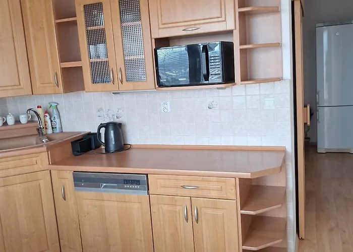 דירה Spacious 3 Bedroom Apartment Prievidza Center For 5 Guests 4 Balconies Near Bojnice פריבידזה