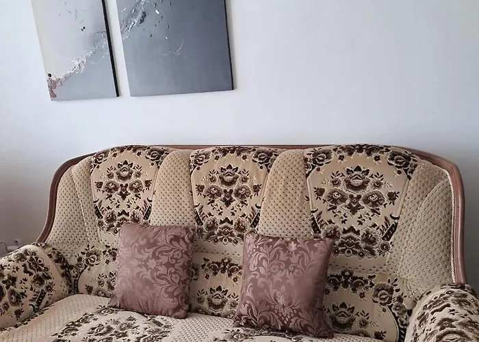 Spacious 3 Bedroom Apartment Prievidza Center For 5 Guests 4 Balconies Near Bojnice *
