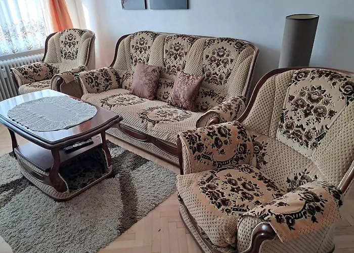 דירה Spacious 3 Bedroom Apartment Prievidza Center For 5 Guests 4 Balconies Near Bojnice פריבידזה