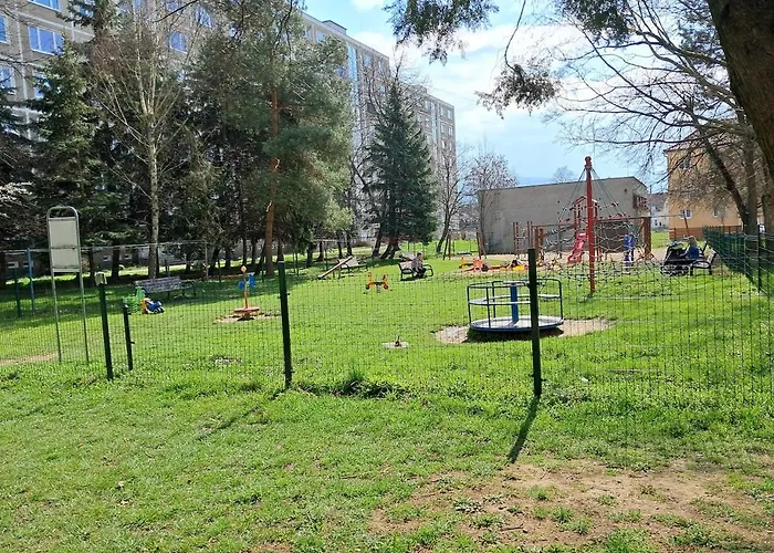Spacious 3 Bedroom Apartment Prievidza Center For 5 Guests 4 Balconies Near Bojnice דירה