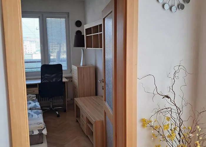 דירה Spacious 3 Bedroom Apartment Prievidza Center For 5 Guests 4 Balconies Near Bojnice
